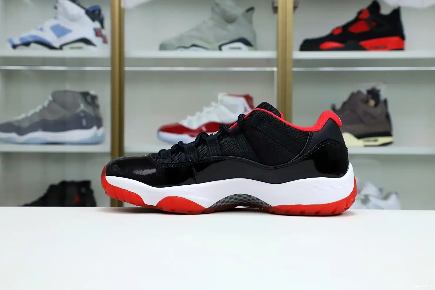Kimikick 11 LOW JORDAN BRED RETRO AIR 0811